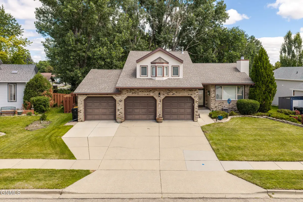 524 Assiniboin Drive, Bismarck, ND 58503 - #1