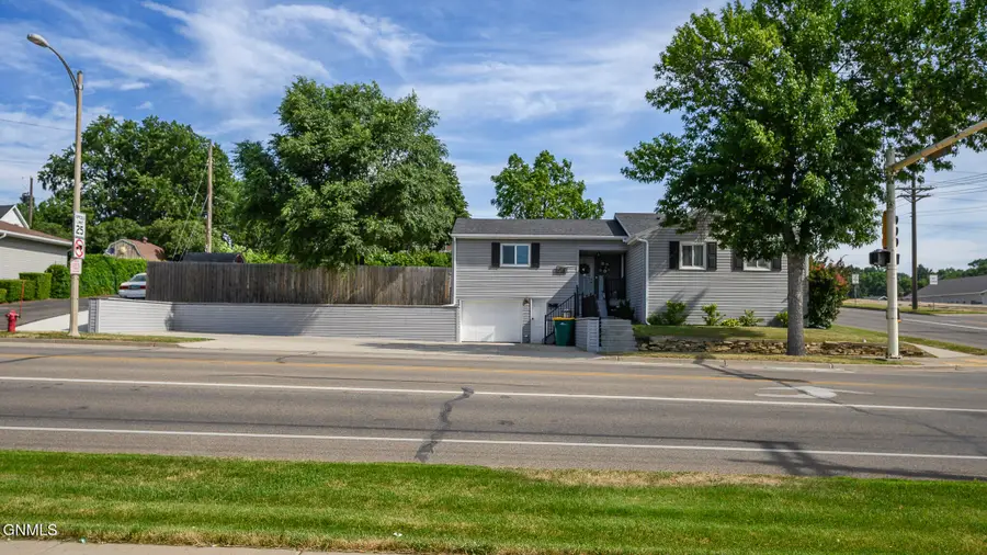 2530 E Rosser Avenue, Bismarck, ND 58501 - #2