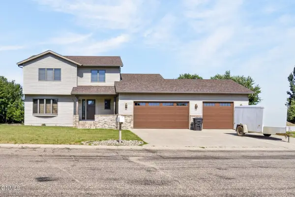 809 13th Avenue Sw, Jamestown, ND 58401