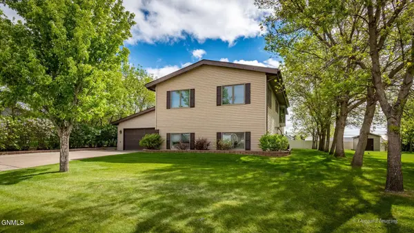 2018 5th Avenue Ne, Beulah, ND 58523