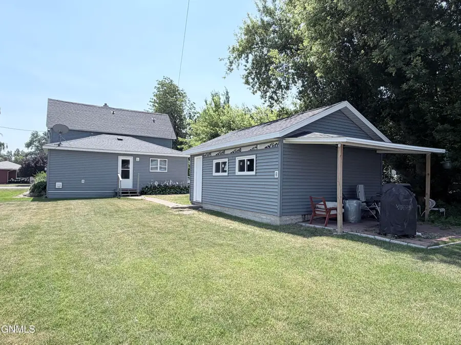 1053 3rd Street N, Carrington, ND 58421 - #2