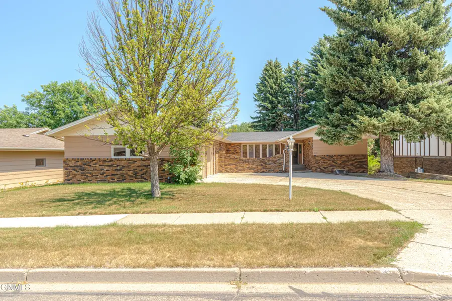 3209 Winnipeg Drive, Bismarck, ND 58503 - #2