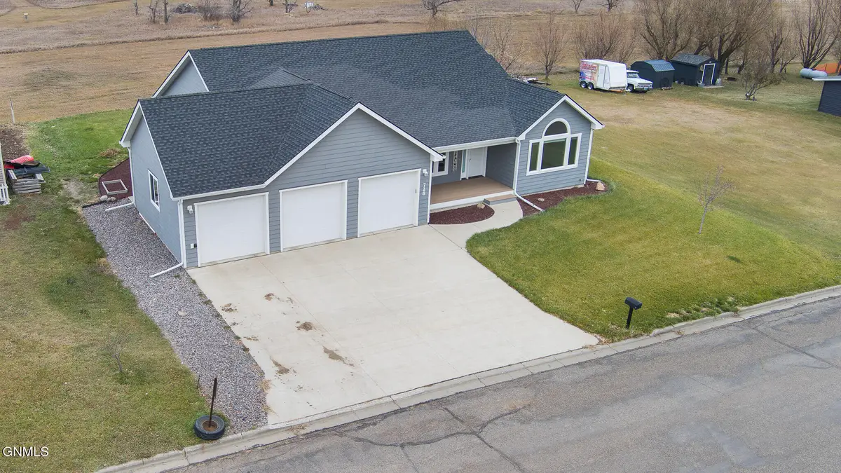 728 3rd Street Nw, Beulah, ND 58523 - #1