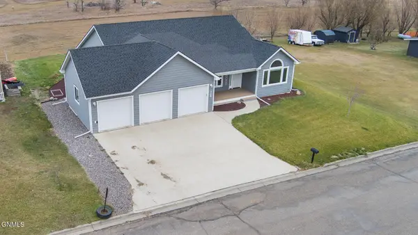728 3rd Street Nw, Beulah, ND 58523