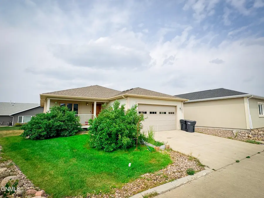 3904 Lillian Court Se, Mandan, ND 58554 - #2