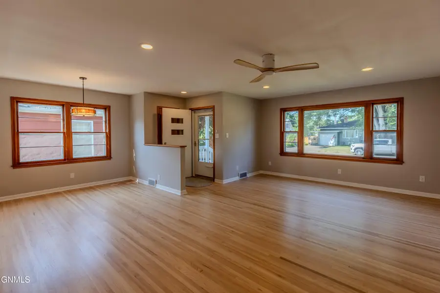 1305 N 3rd Street, Bismarck, ND 58501 - #2