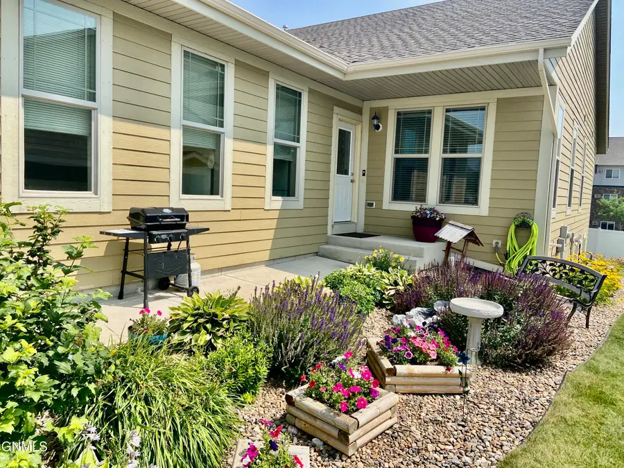 3014 Golden Vista Avenue Nw, Williston, ND 58801 - #3