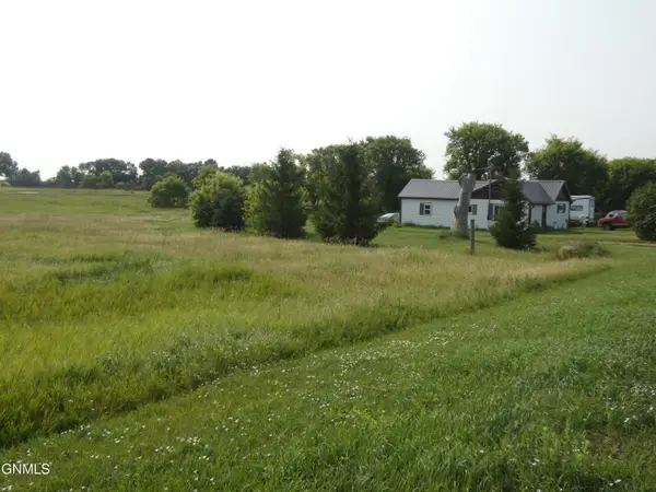 32 Mckenzie Street, Sterling, ND 58572