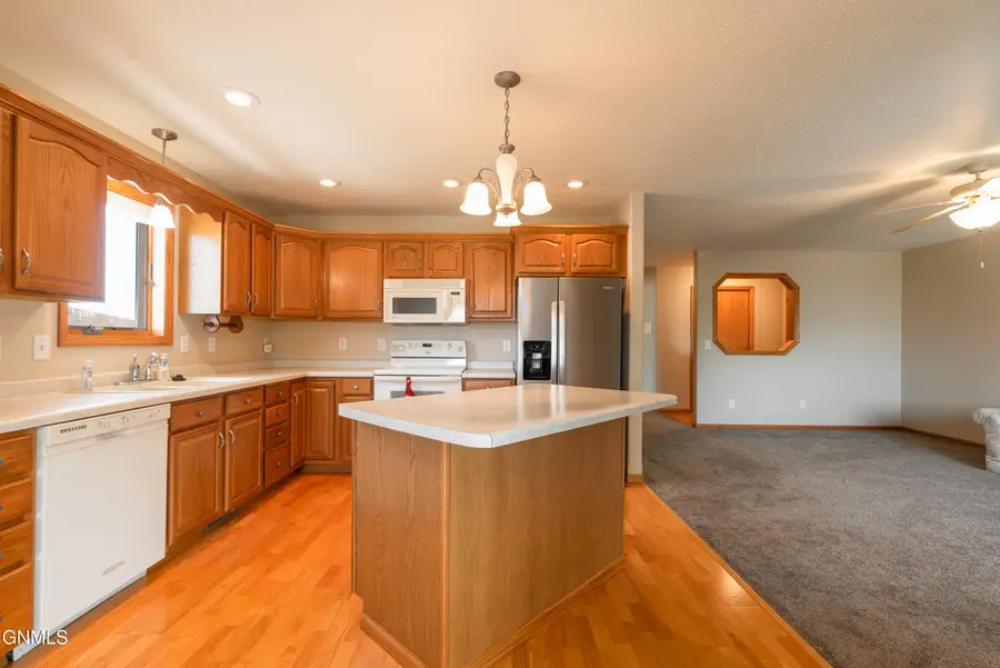 2900 Bay Shore Bend Se #3, Mandan, ND 58554 - #3