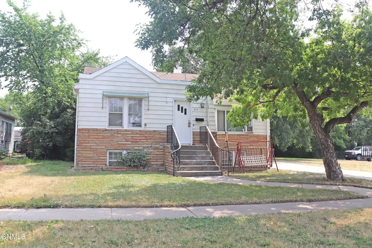 619 9th Street, Bismarck, ND 58501 - #1