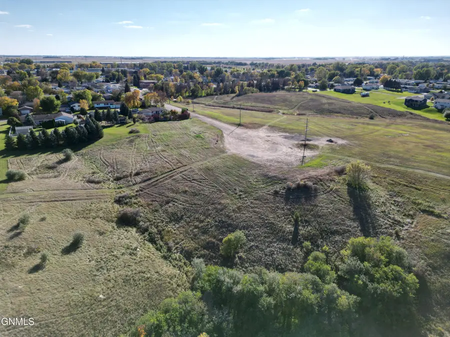 1209 11th Avenue Sw, Jamestown, ND 58401 - #2