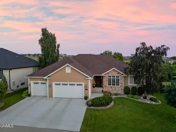 1309 Eagle Crest Loop, Bismarck, ND 58503