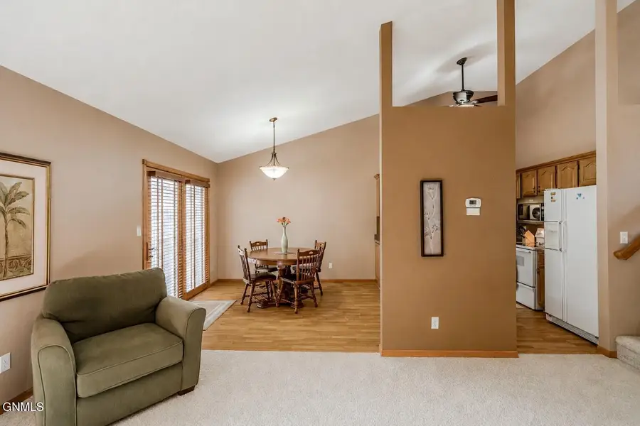 2960 Ontario Lane #6, Bismarck, ND 58503 - #2