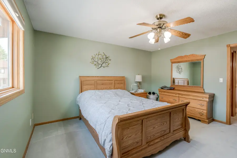 2960 Ontario Lane #6, Bismarck, ND 58503 - #3