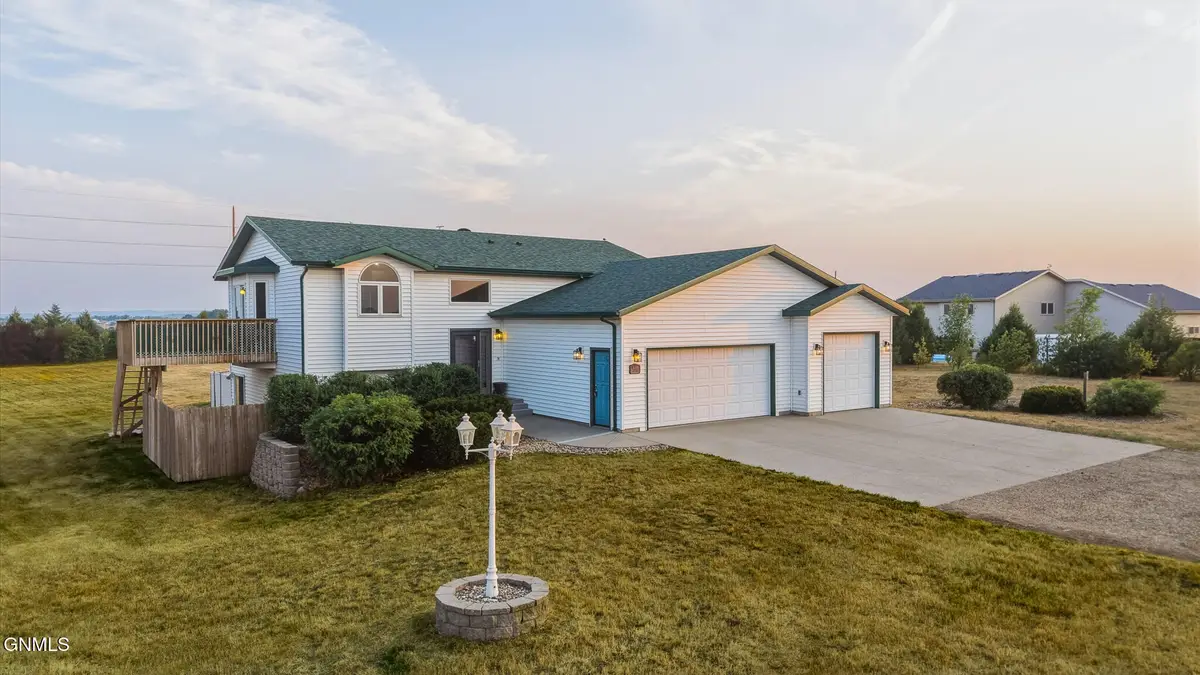 6405 Preston Loop, Bismarck, ND 58504 - #1