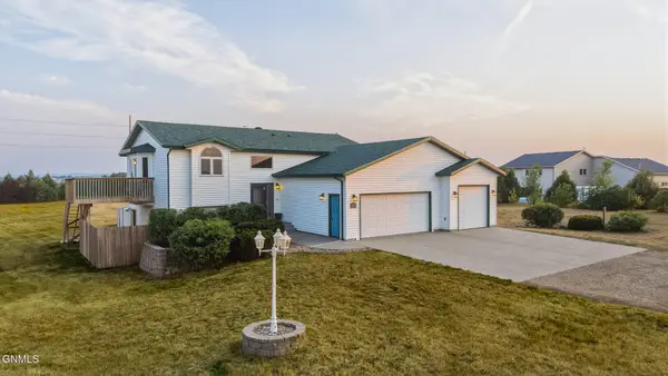 6405 Preston Loop, Bismarck, ND 58504