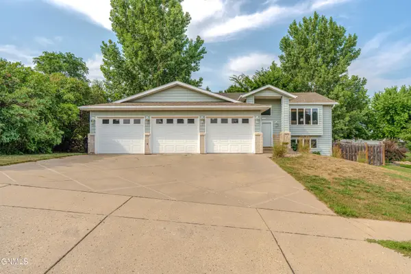 910 Mahone Avenue, Bismarck, ND 58503