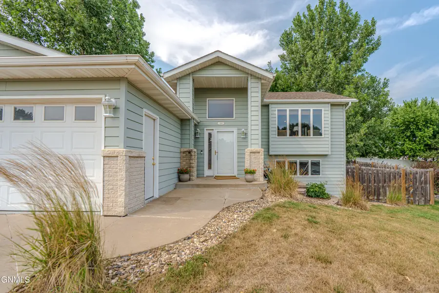 910 Mahone Avenue, Bismarck, ND 58503 - #2