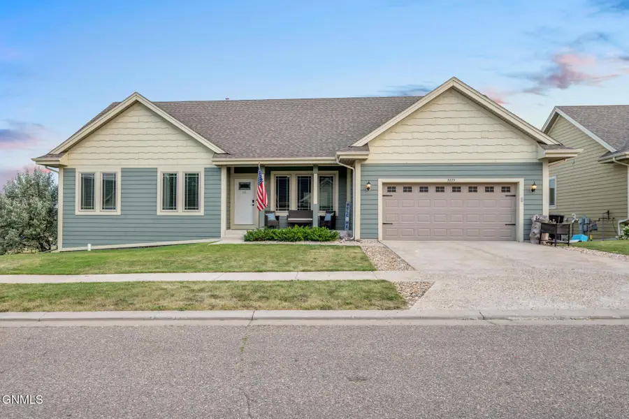 3225 Wheat Ridge Street, Williston, ND 58801 - #2