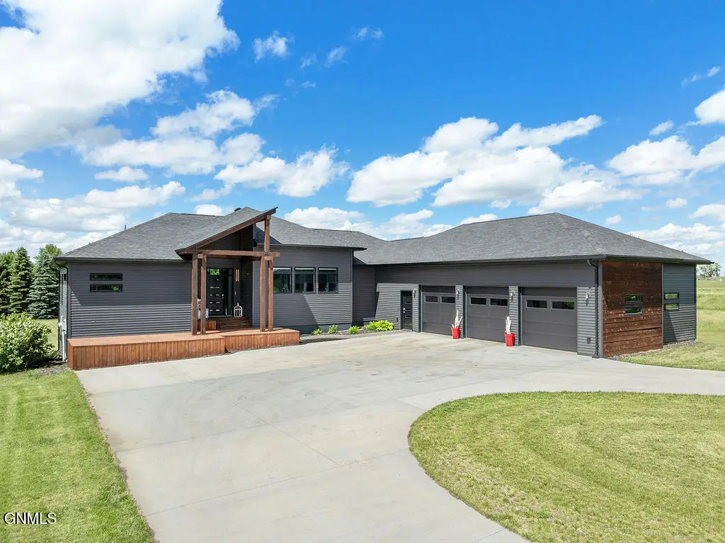 1007 5th Street Se, Rugby, ND 58368 - #1