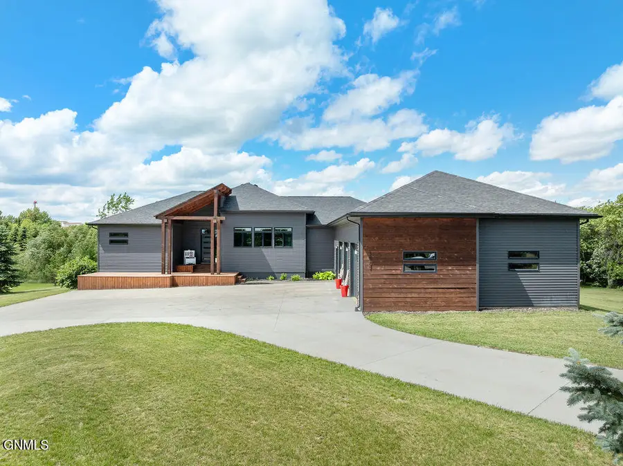1007 5th Street Se, Rugby, ND 58368 - #2