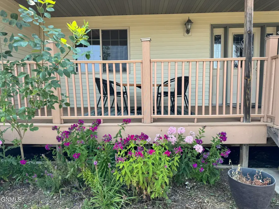 3651 Palomino Drive N, Mandan, ND 58554 - #2