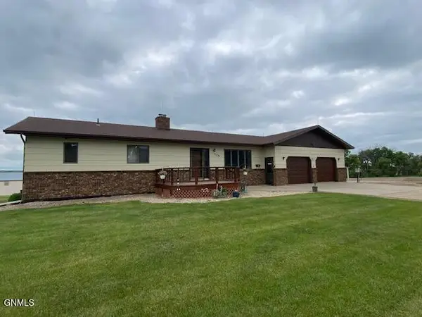 305 Main Street W, Golden Valley, ND 58541