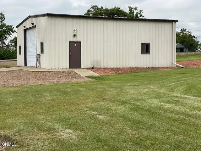 305 Main Street W, Golden Valley, ND 58541 - #2
