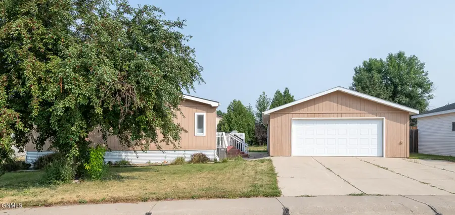 4504 Camden Loop, Bismarck, ND 58503 - #3