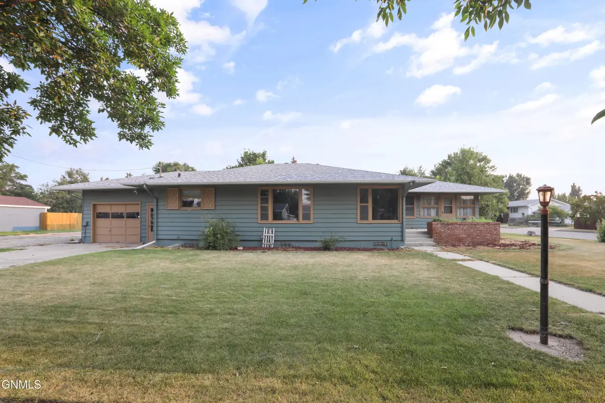 315 20th Street E, Williston, ND 58801 - #1