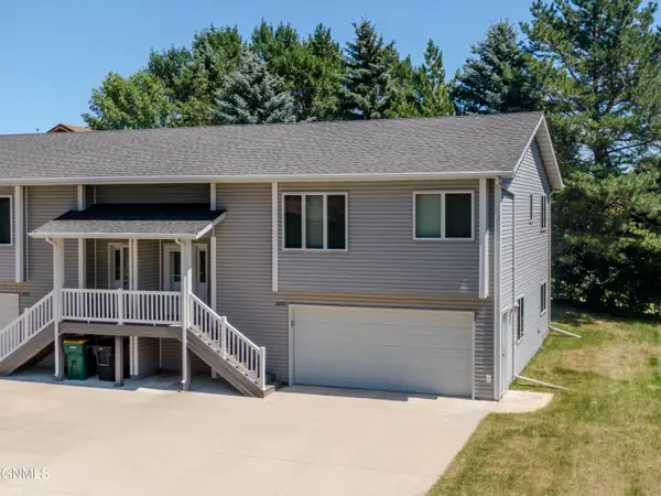 2003 Broadview Lane, Bismarck, ND 58503