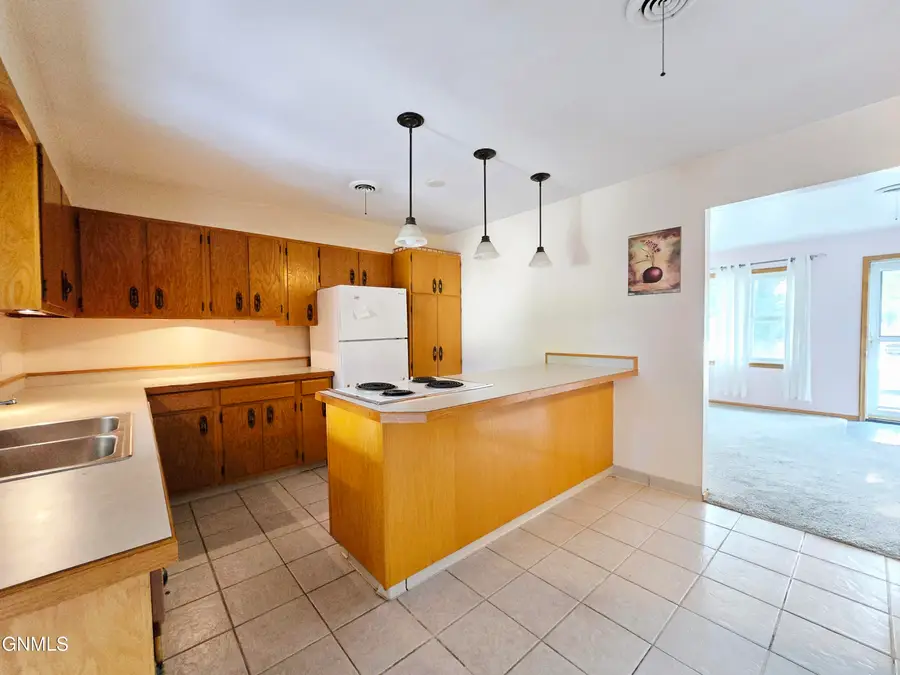 425 16th Street S, Bismarck, ND 58504 - #3