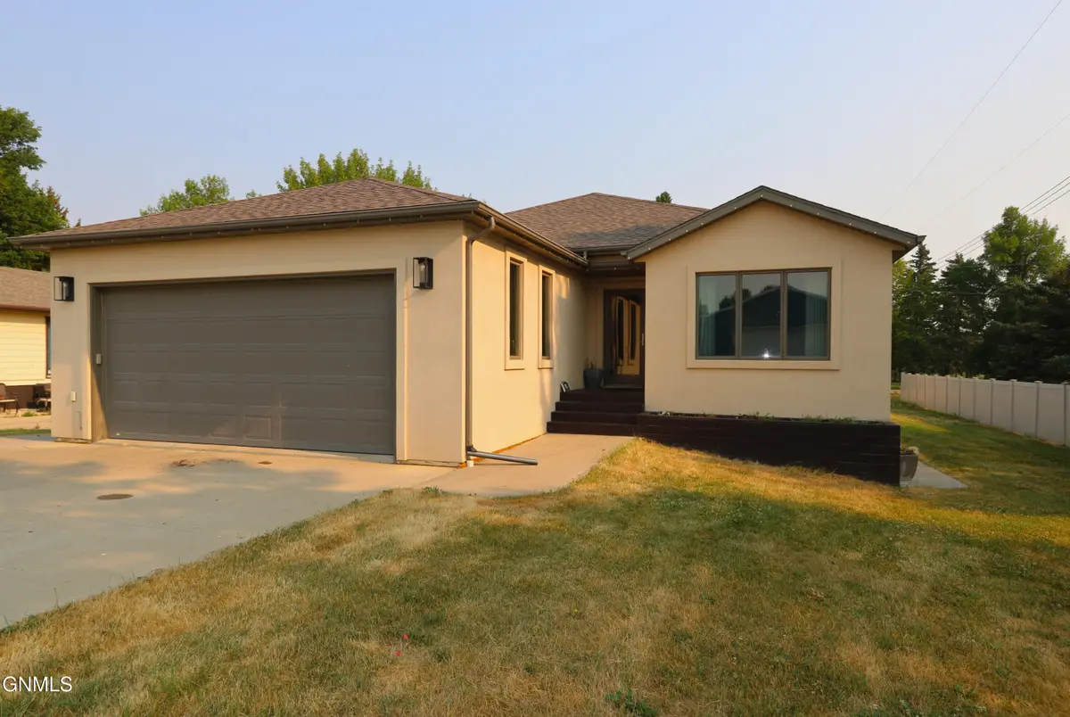 55 Francis Avenue Ne, Berthold, ND 58718 - #1