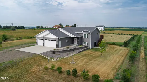 512 Apple Ridge Road, Menoken, ND 58558