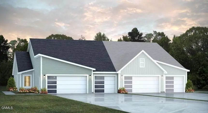 2876 Clear Creek Loop Se, Mandan, ND 58554 - #1