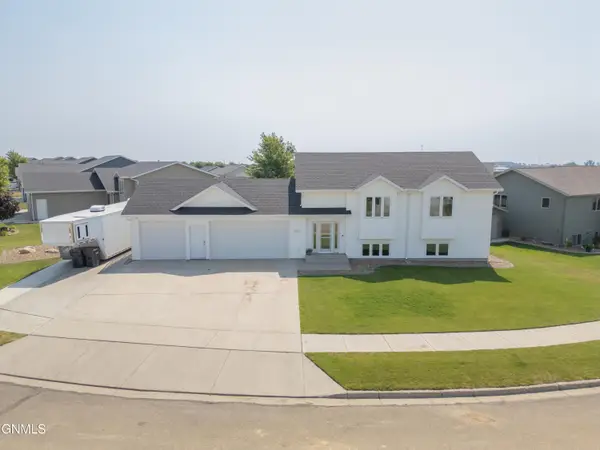 5004 39th Avenue Nw, Mandan, ND 58554
