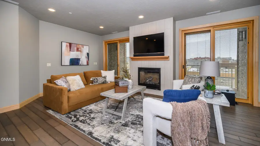 100 W Broadway Avenue #304, Bismarck, ND 58501 - #2