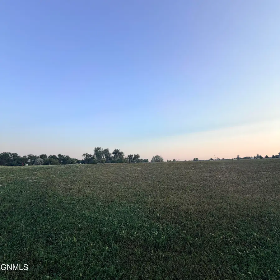 3828 Lakewood Drive Se, Mandan, ND 58554 - #3