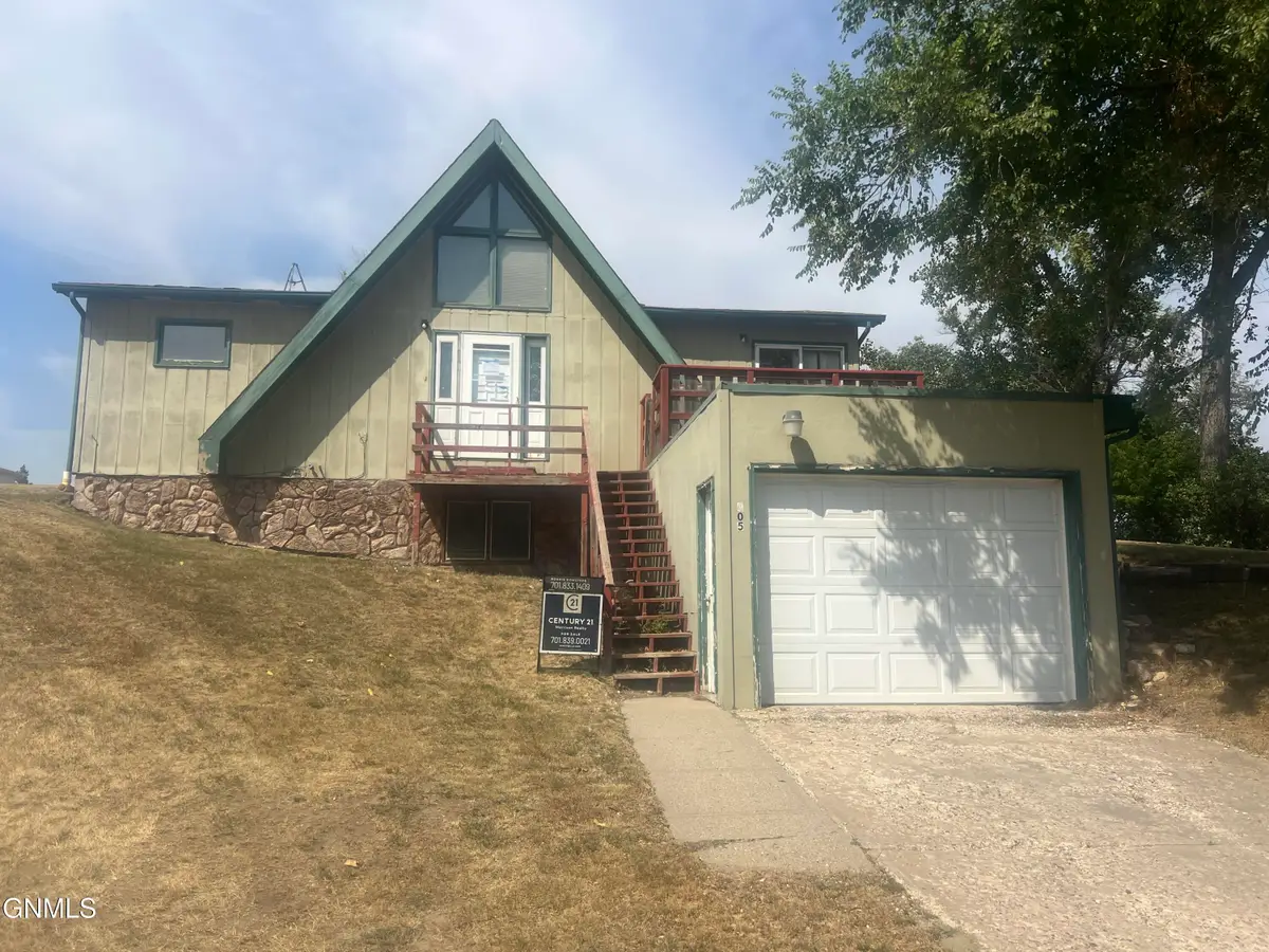 405 4th Street Nw, Watford City, ND 58854 - #1