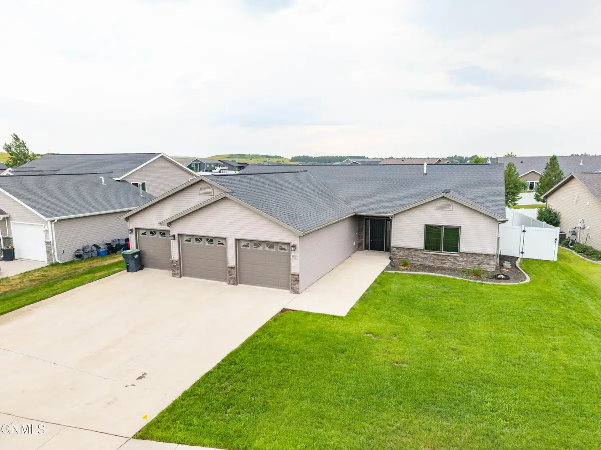 1907 4th Avenue Sw, Mandan, ND 58554 - #1