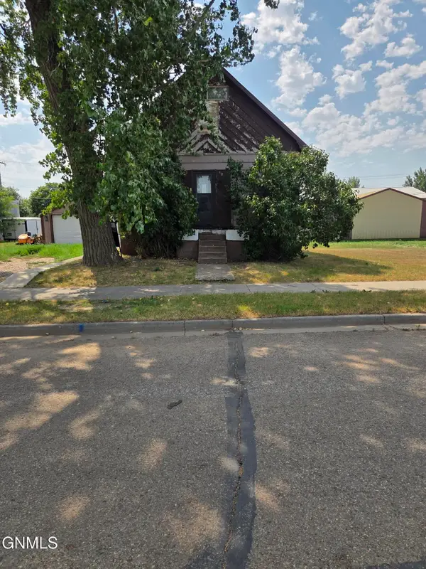 408 South Avenue E, Glen Ullin, ND 58631