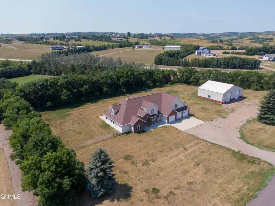 2144 Missouri Loop N, Mandan, ND 58554 - #2