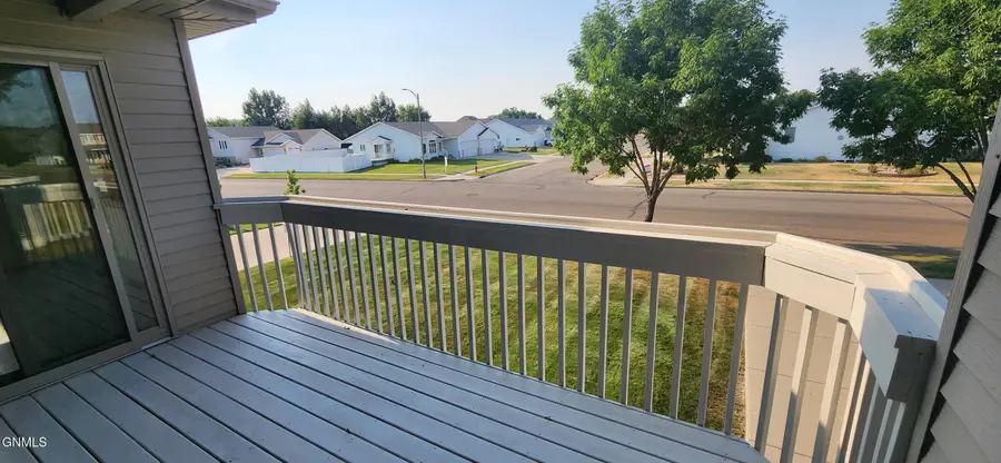 1001 Santa Fe Avenue #4, Bismarck, ND 58504 - #2