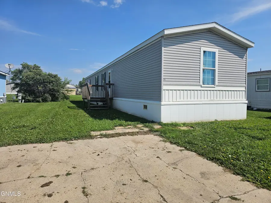 714 27th Street W, Williston, ND 58801 - #2