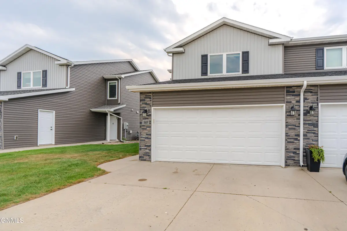 507 La Paz Avenue, Bismarck, ND 58503 - #1