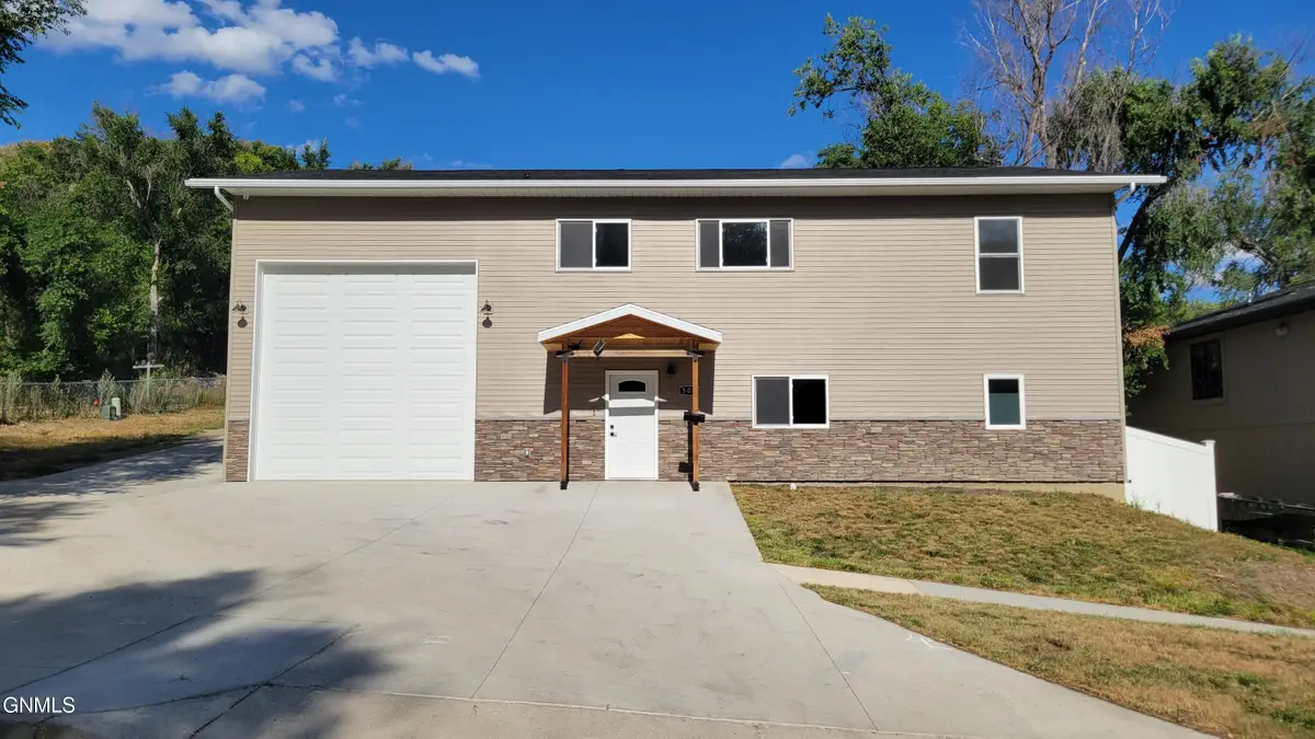 506 4th Avenue Ne, Mandan, ND 58554 - #1