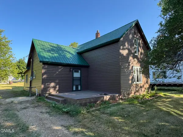 208 Roosevelt Avenue Ne, Bowbells, ND 58721