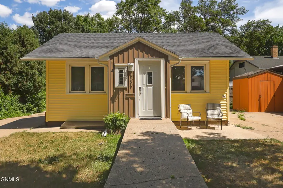909 N 7th Street N, Bismarck, ND 58501 - #2