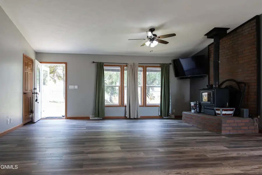 12547 32nd A Street Nw, Watford City, ND 58854 - #3
