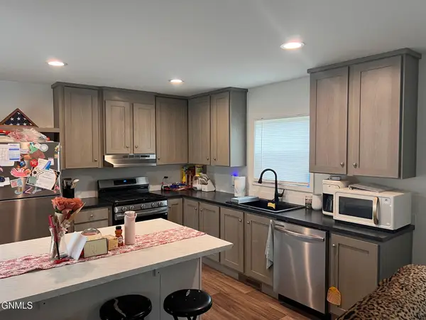 104 Deer Street W, Mandan, ND 58554